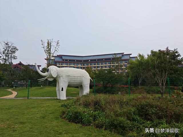 “湖北小三亚”里的艺术天地 天屿湖方美术馆探秘
