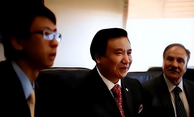 报应来了！捐给美国7千万，满嘴“中国穷关我啥事”，如今破产了