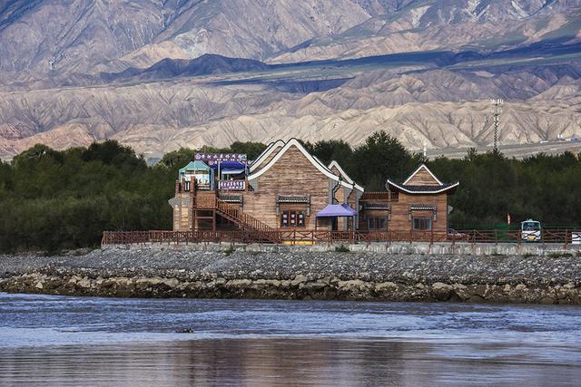 青海旅游-海南州-贵德县千姿湖湿地风景区、清清黄河水景区