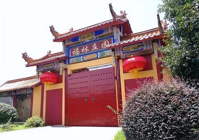 包养10位情妇，睡觉翻牌生下11个私生子，最小情人竟还是零零后！