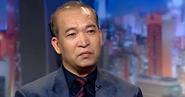 放弃亿万财产，抛弃中国国籍跑去英国捡垃圾，20年后成为国民英雄