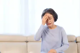 糖尿病并发症有两个爆发期！一旦出现5大异常，小心血糖不受控制图片