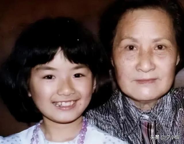 霍思燕点名炮轰,前夫骂她淫猫:女儿出言不屑,撕碎黄奕的体面