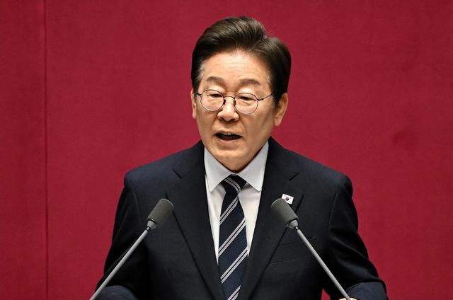 高市早苗连续2天喊话中国，承认自己该反思，希望与中方高层对话