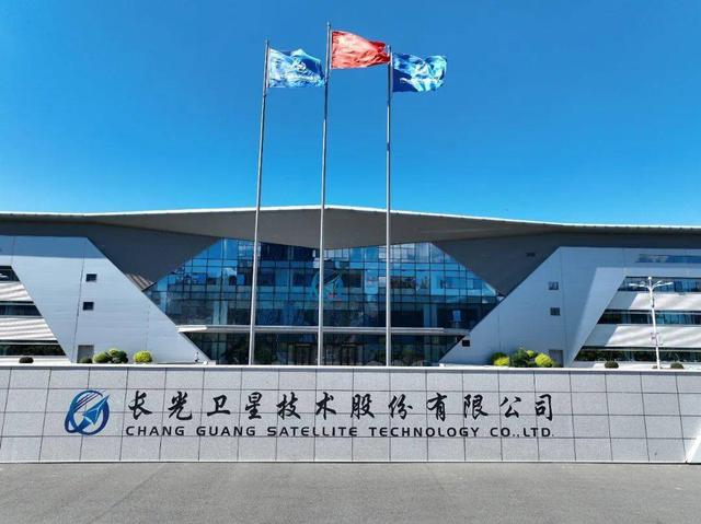 被美制裁还拍俄？吉林一号的 “太空之眼” 有多强