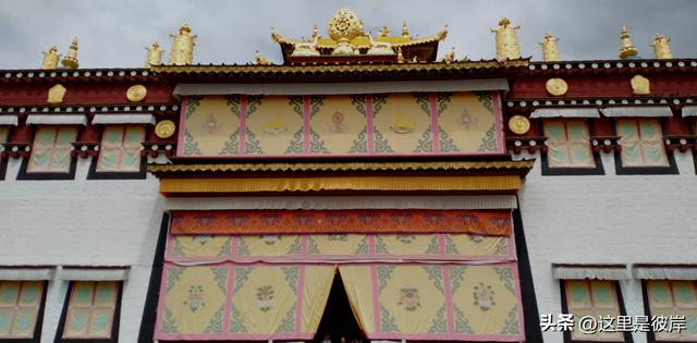 二元公交车可达香格里拉的松赞林寺