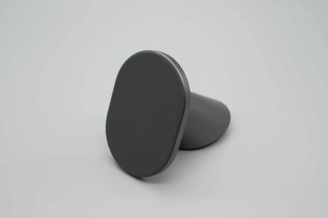 多品牌上新：Qi2.2磁吸与主动散热让无线充更稳更安静，表现提升