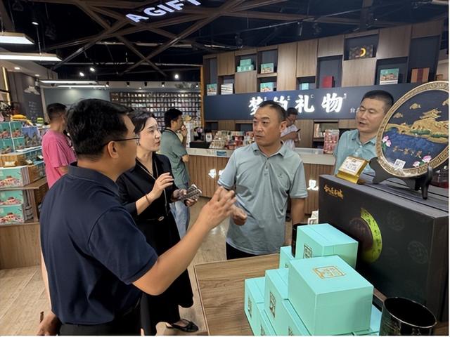 部门法治 | 台儿庄古城管委会组织召开文化市场法治培训会