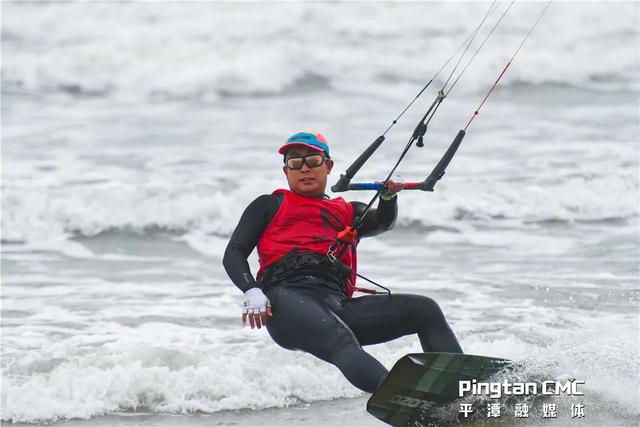 冠军选手：平潭无愧于“风筝冲浪圣地”的美誉