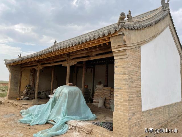 达茂旗达尔罕、百灵庙、乌克忽洞，固阳银号、忽鸡沟田野考察笔记