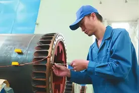 火箭的燃料竟然要手动雕刻？火药雕刻师那么重要，为何美国不需要图片