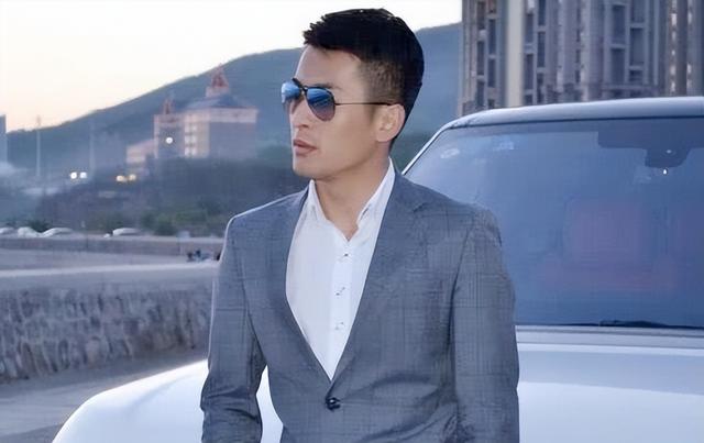 从刷盘子到搬砖，从摆地摊到直播，90后辛巴亿万身价后退网了