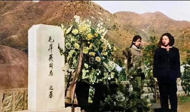 刘思齐有多美？1949年的一张留影，那年她19岁气质非凡！
