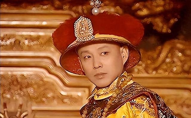民间才女出上联：春去秋来皆入画；小伙对出绝妙下联，令才女折服