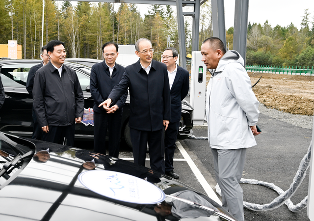 黄强调研G331沿边开放旅游大通道建设和沈白高铁开通运营情况