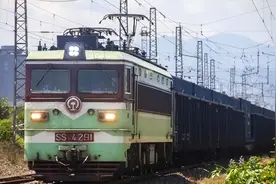 1994年贵阳发生了一件怪事，50吨火车被推走，专家：超自然现象！图片