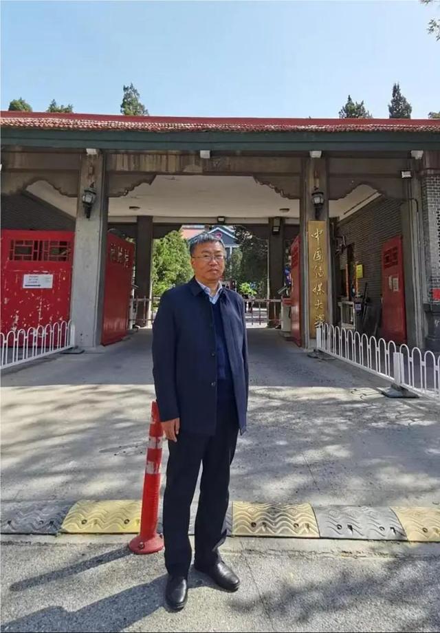 青青草堂 |​ 带着外孙去看海