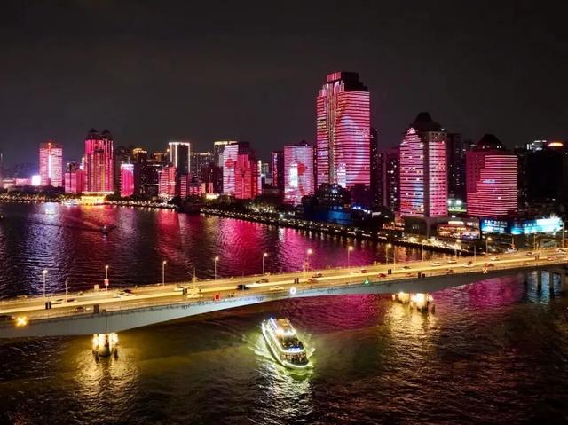 8天8090亿！双节文旅热背后：演出市场挤爆，沉浸式演艺引爆需求