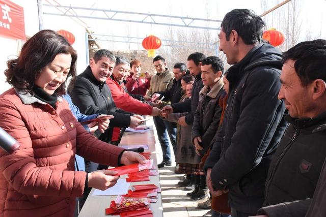 一张保单守护新疆70年，从无人问津到不可或缺，实现民生产业双赢