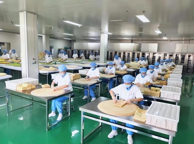 在敦化长有食品工业旅游园区，亲手解锁非遗煎饼的奥秘！