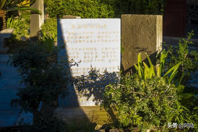 环荆州古城一圈，打卡天下第一关羽祠，叹往昔峥嵘岁月稠