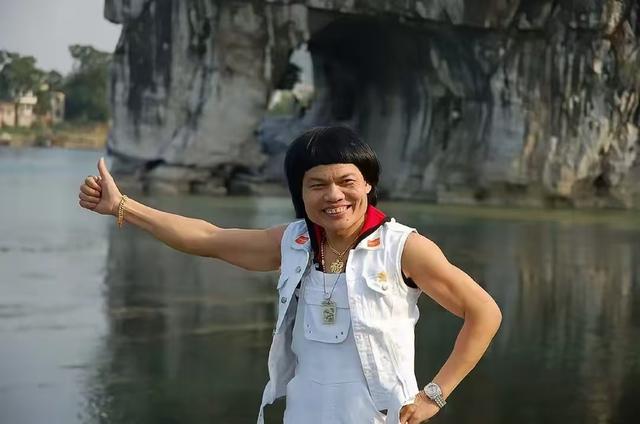 “牡丹花下死，做鬼也风流”！如今，谁也救不了风流成性的八两金