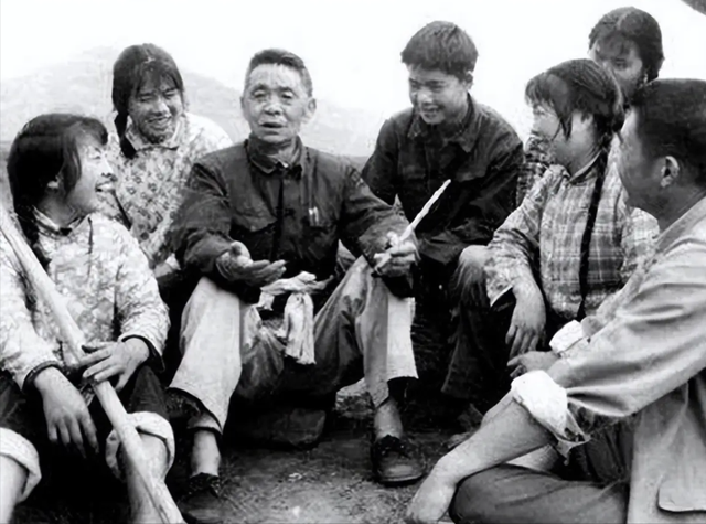 总政副主任肖华不让甘祖昌少将回乡种地，怒道：你这样能活过60吗