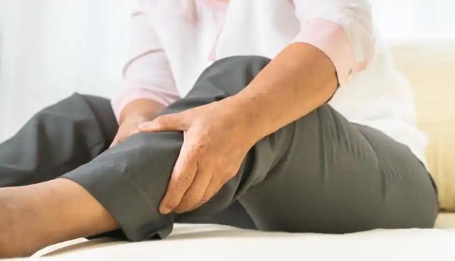 总是“腿抽筋”怎么回事？医生提醒：别大意！需排查3种疾病可能
