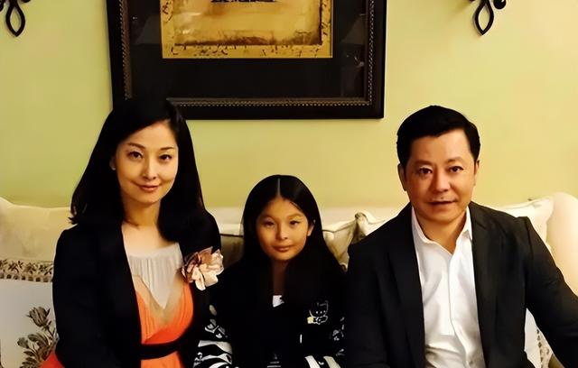 中国赚钱美国花？老戏骨祖孙三代在美奢华享乐 过上“人上人”生活