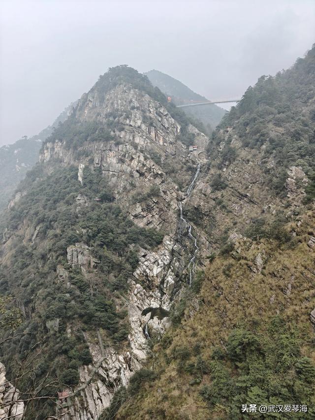 三八妇女节，在庐山与云海相遇，攀爬石门涧铁船峰，看飞瀑流泉