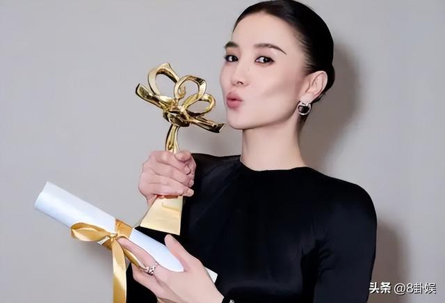 成龙因病去世、赵本山灵堂、宋佳知三当三，现在的造谣越来越离谱