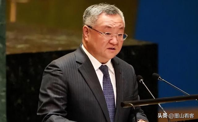 中日舰船正面交锋	，中方舰炮威慑对峙，怒向联合国揭其虚伪面目