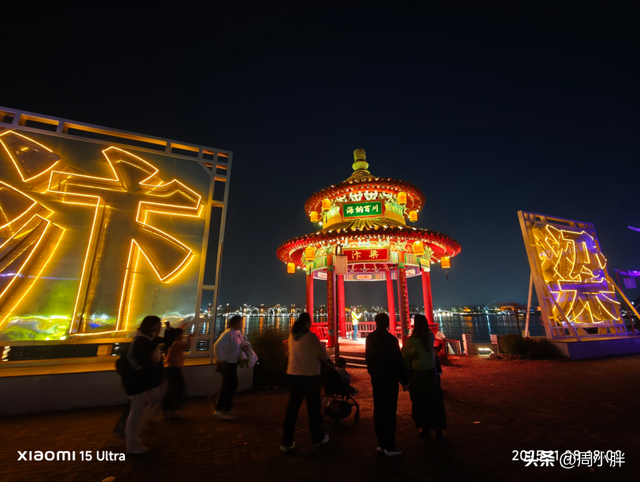 15分钟617人登顶龙亭大殿，传统观光景区迈向沉浸夜游的关键一步