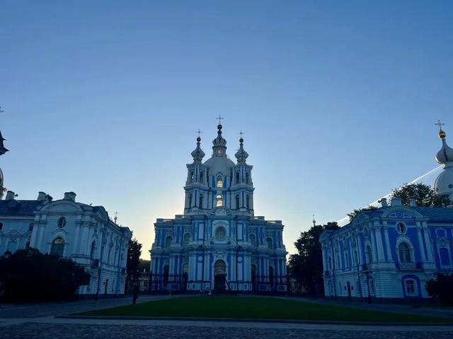 赴俄冬游订单“爆了”！俄罗斯游，为啥突然这么火？