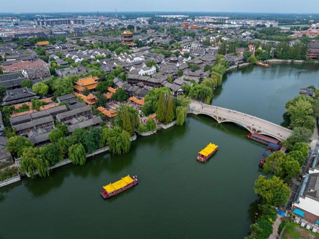 共庆华诞·月满台儿庄古城 | 2025双节假期漫游指南→