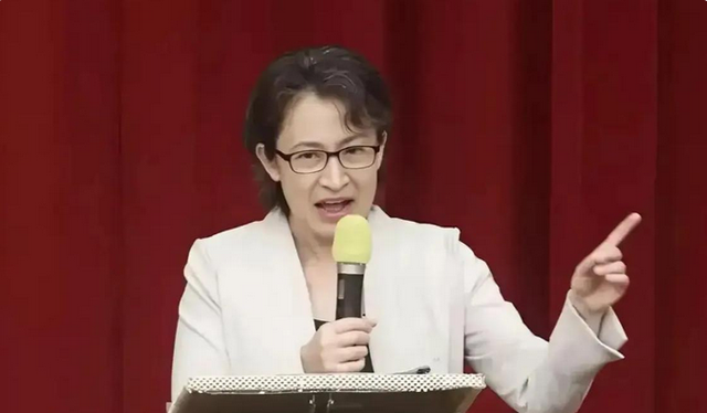 美专家提醒特朗普，关乎美生死存亡，台高层吓懵：我们不跟大陆打