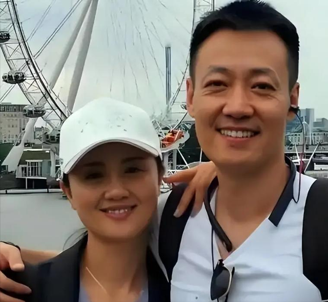 离世仅过去8个月，52岁辛柏青高调传出喜讯	，朱媛媛终于能安心了