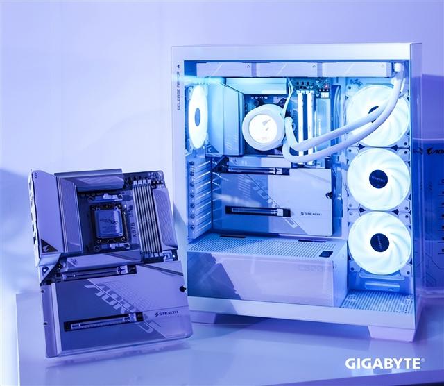 技嘉秀出六大肌肉！锐龙X3D打鸡血、DIY进入3.0新时代