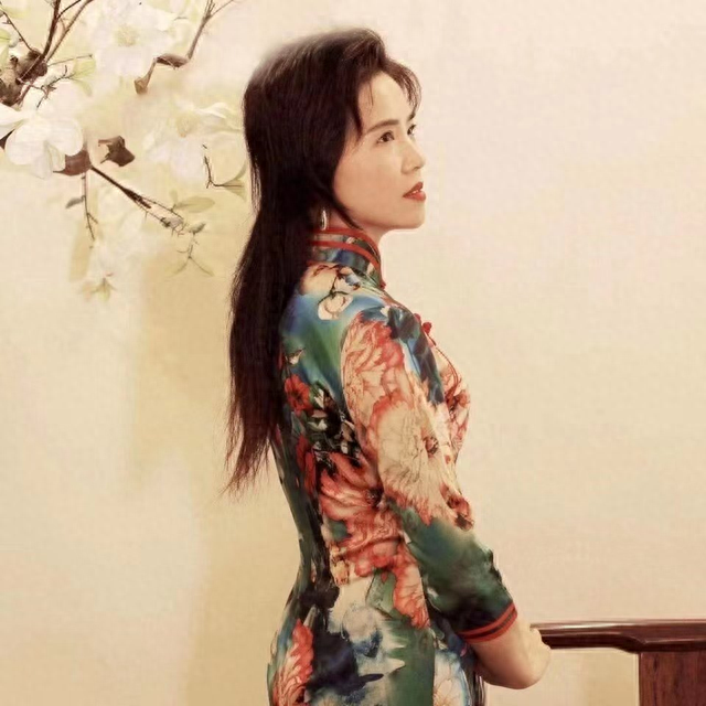 恭贺艺术家梁雅静女士国画作品香港国丰拍卖落锤成交