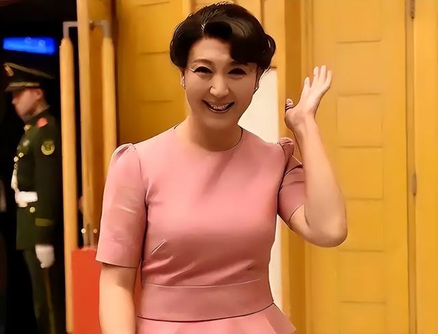 重罚！偷税、背人命债，被官方彻查后首露面的闫学晶 迎来最终结局