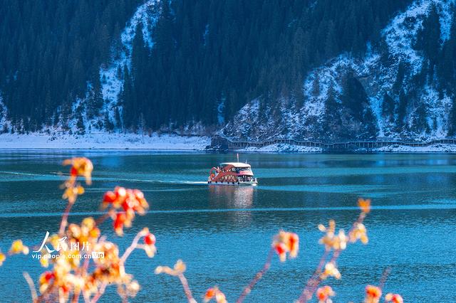 新疆昌吉：天山天池风景区宛如冰雪童话世界