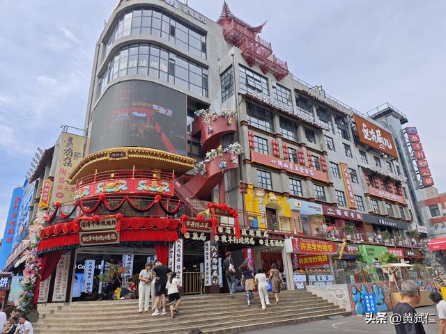 淄博二十日：在“烧烤网红”之外，看见一座城的温度与成长的烦恼