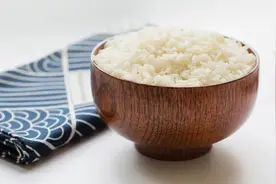 一两米能蒸几两米饭？教你生熟换算，主食不超标图片