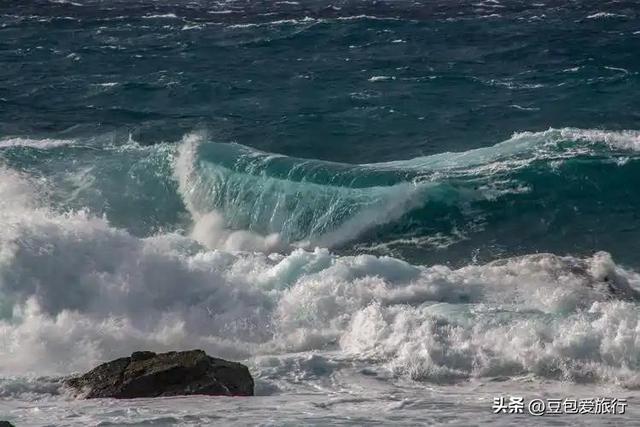 当大海露出獠牙：海边游玩的安全必修课