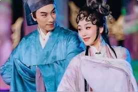 央视七夕晚会，李宇春红裙太有女人味，但我却被赵雅芝惊艳了图片