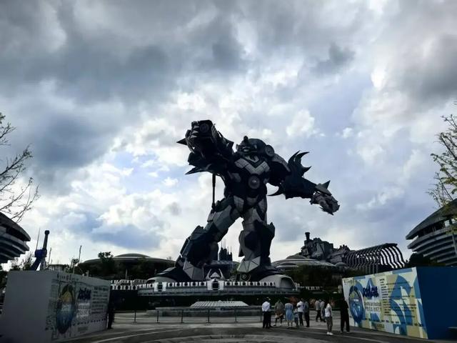 绘就多彩贵州！2025年贵阳科幻谷涂鸦艺术嘉年华举行