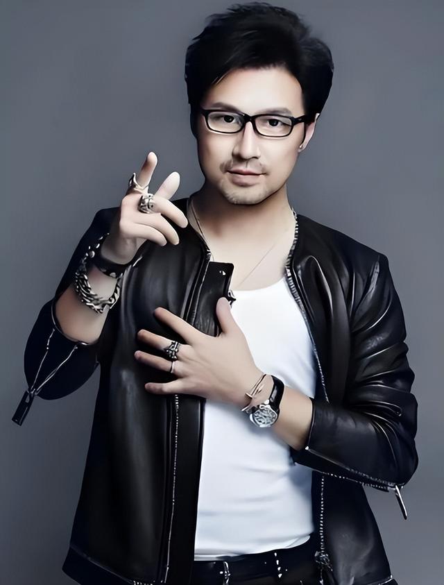 章子怡也没想到，离婚刚两年的54岁汪峰，竟走上了另一条上坡路