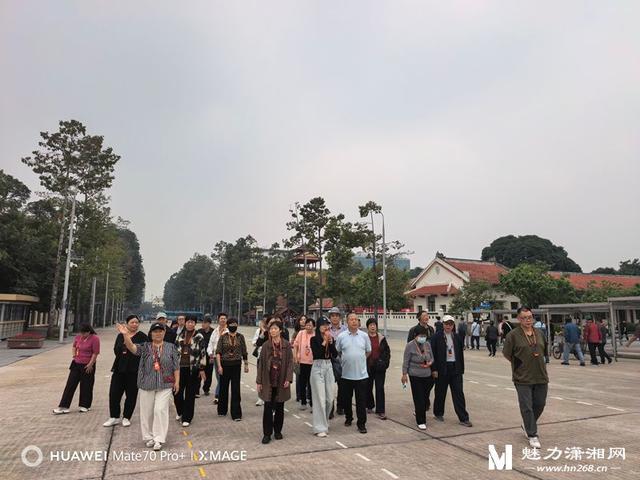 巴亭广场：河内心脏的庄严与温情