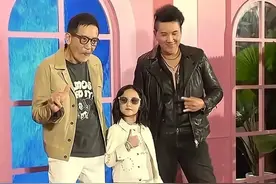 秦汉三代罕见同台，7岁孙女长得跟奶奶一样，儿子也是不老男神图片