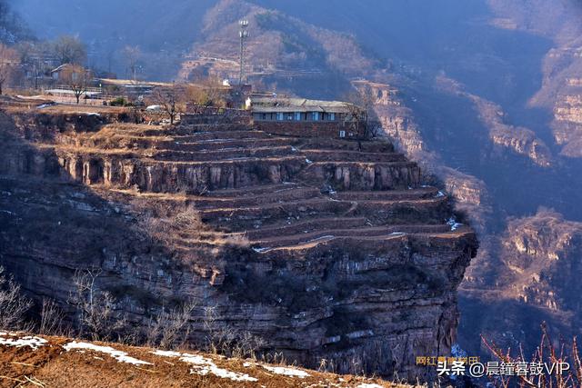 由太行屋脊俯瞰太行平湖